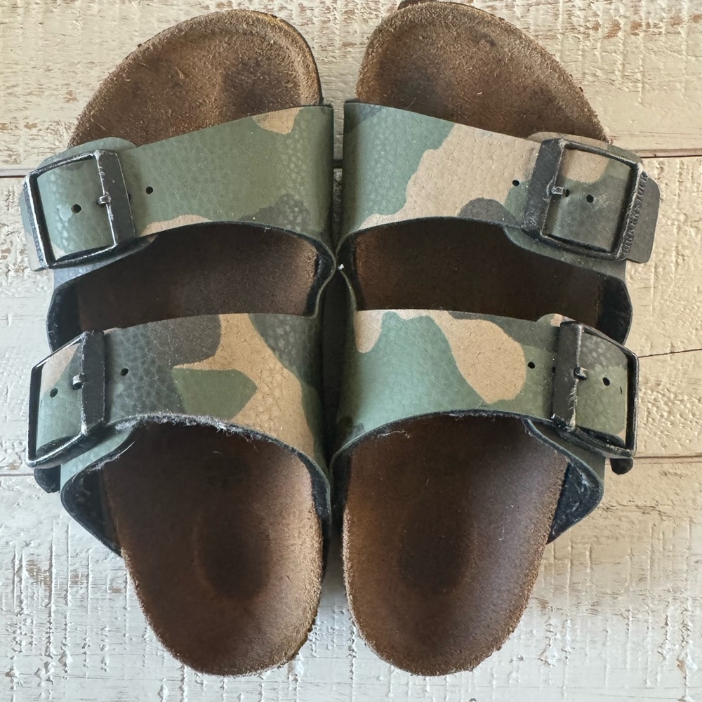 Birkenstock Kids Arizona Camo Sandals Size 28 (10/10.5)